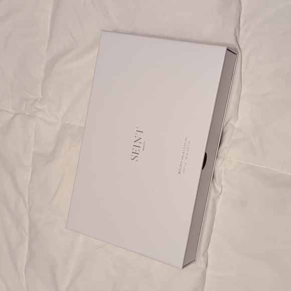 New Makeup Eraser Clothes Set of 3 White SEINT Beauty - Picture 3 of 6